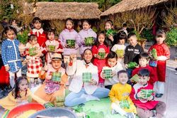 Mang 'Tết sẻ chia, Tết yêu thương' đến với trẻ em khó khăn vùng cao