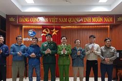 Quảng Trị: Cứu sống người phụ nữ đi hái rau mứt bị sóng cuốn