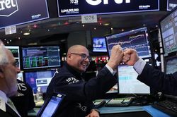 Chứng khoán Mỹ tăng mạnh nhất trong hai tháng, chỉ số S&P 500 tăng 1,83%