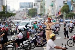 Mức phạt lỗi chạy xe chậm mới nhất năm 2025