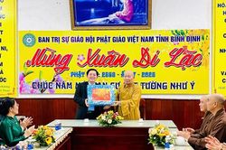 Bình Định: Lãnh đạo Tỉnh ủy thăm, chúc Tết Ất Tỵ đến Ban Trị sự Phật giáo tỉnh