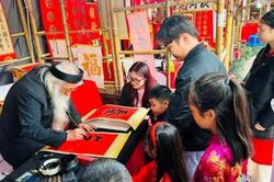 Hội chữ xuân Ất Tỵ mở xuyên Tết tại Văn Miếu