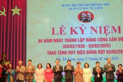 Quận ủy Bắc Từ Liêm trao Huy hiệu Đảng tặng 346 đảng viên