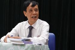 Dịch giả Nguyễn Hữu Thăng - một lòng với 'kho báu' thi ca chữ Hán