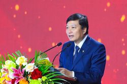 Chủ tịch UBND tỉnh Lê Hồng Vinh: Các nhà báo không chỉ là chiến sĩ trên mặt trận truyền thông mà còn là những người truyền cảm hứng, phát triển văn hóa đọc