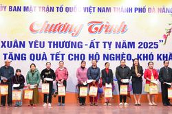 Mang Tết đầm ấm đến người khó khăn