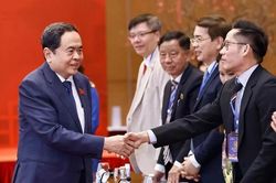 Chủ tịch Quốc hội gặp mặt đại diện kiều bào dự chương trình Xuân Quê hương 2025