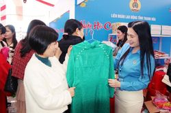 'Trao gửi yêu thương - Ấm tình đoàn viên'