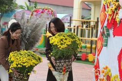 Giáo viên Nghệ An phấn khởi khi lần đầu có tiền 'thưởng Tết'