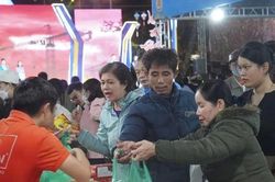 Nỗi niềm công nhân ngày áp Tết