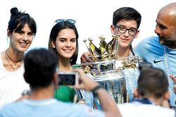 Vợ cũ HLV Pep Guardiola lần đầu lên tiếng sau cú sốc đổ vỡ hôn nhân 30 năm