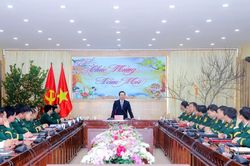 Bí thư Tỉnh ủy Nguyễn Đức Trung thăm, chúc Tết Bộ Chỉ huy Bộ đội Biên phòng tỉnh Nghệ An
