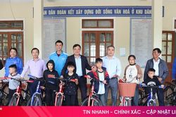 Xuân yêu thương - trao quà cho bệnh nhân, học sinh khó khăn, người nghèo
