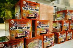 Loạn giá pháo hoa Tết, dân buôn bán chênh cả trăm nghìn đồng