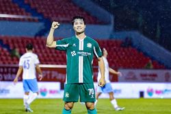 Công Phượng chấn thương, liệu ông Kim Sang-sik có lo?; PSG lội ngược dòng không tưởng trước Man City