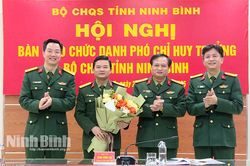 Bàn giao chức danh Phó Chỉ huy trưởng Bộ CHQS tỉnh
