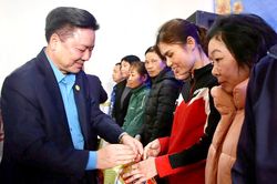 Để đoàn viên, người lao động đều có Tết