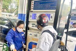 Giá xăng giảm, giá dầu tăng từ 15h ngày 24 Tết Nguyên đán 2025