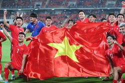 Bóng đá Việt Nam: Qua Tết rồi tính tiếp...
