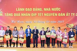 Mặt trận Tổ quốc huy động hơn 4.700 tỷ đồng chăm lo Tết cho người nghèo
