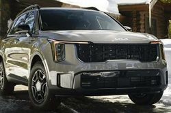 Kia triệu hồi gần 75.000 xe Sorento vì lỗi hệ thống chiếu sáng