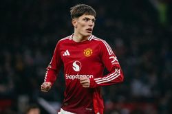 Tin nóng chuyển nhượng sáng 25/1: MU và Chelsea trao đổi Nkunku và Garnacho, đội Ronaldo nhắm sao Aston Villa