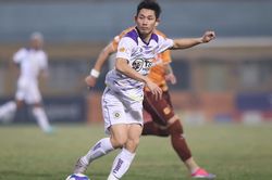 Nghỉ TẾT cực ngắn, Nam Định và Hà Nội 'xông đất' V-League