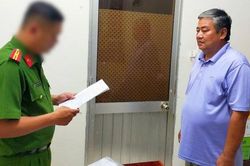 Bắt cựu nhân viên ngân hàng có hành vi nhận hối lộ