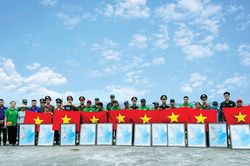 Những chuyến biển 'chở mùa xuân'