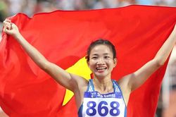 Cô gái vàng điền kinh Việt Nam vượt qua bạo bệnh để lên đỉnh vinh quang, săn vô số kỷ lục trên đường chạy