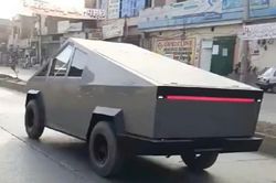 Chiếc xe Tesla Cybertruck 'tự chế' có giá 300 triệu gây sốt