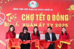 Bệnh viện Hữu nghị Đa khoa Nghệ An tổ chức 'Tết nhân ái - Chợ Tết 0 đồng'
