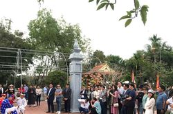 Xem làng khoa bảng Quỳnh Đôi làm du lịch