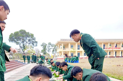 Gói yêu thương trong từng chiếc bánh chưng