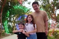 Chuyện tình cổ tích của cô gái tí hon