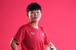 Cầu thủ người Quảng Ngãi đưa bóng đá Việt Nam dự World Cup suýt bỏ bóng đá vì nhớ nhà, là ngôi sao đầu tiên nhận hợp đồng tiền tỷ
