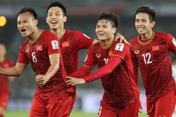 Tiền vệ Trọng Hoàng: 'Con rắn già' của làng bóng đá Việt