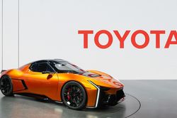Toyota dẫn đầu doanh số toàn cầu 5 năm liên tiếp