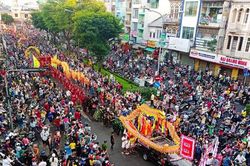 Tết rộn ràng của người gốc Hoa khu Chợ Lớn
