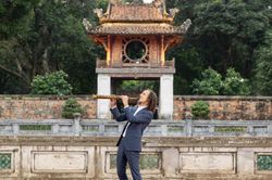 Nghệ sĩ saxophone Kenny G: Dịu dàng trong âm nhạc, kiên định trong cuộc sống