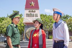 Đón Tết giữa muôn trùng sóng vỗ