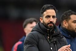 HLV MU khẳng định 'đang làm tất cả' để đưa về Old Trafford một 'thợ săn bàn thắng'