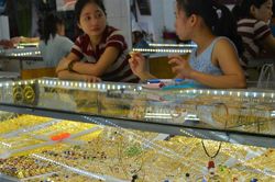 Giá vàng hôm nay 3/2/2025: Giá vàng tăng bùng nổ với mức trên 90 triệu