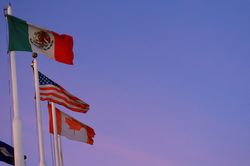 Đòn thuế quan qua lại ảnh hưởng thế nào tới Mỹ, Canada, Mexico