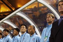 Truyền thông Indonesia muốn Patrick Kluivert tìm kiếm Park Hang Seo 2.0, ứng cử viên lập tức lộ diện