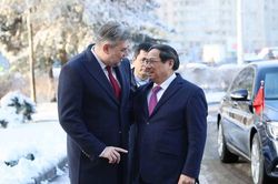 'Bức tranh' hữu nghị Việt Nam-Romania: 75 năm 'dệt thêu' bền bỉ, sinh viên xuất sắc Phạm Minh Chính và những mối tình vượt thời gian