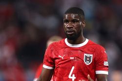 Tottenham vá lỗ hổng hàng thủ bằng 'món hời' 25 triệu euro