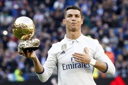 Cristiano Ronaldo tròn 40 tuổi: Bao giờ thì anh mới ngừng vĩ đại?