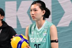 Sao bóng chuyền Việt Nam duy nhất xuất ngoại cùng đội nhà giành kết quả bất ngờ sau 5 set 'căng như dây đàn'