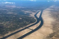 Kênh đào Suez bắt đầu an toàn trở lại đối với tàu chở dầu